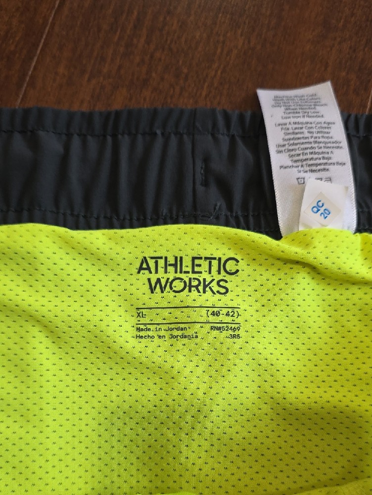 Athletic Works Men's Gray Training Shorts With Lime Inner Liner — image 2 of 8
